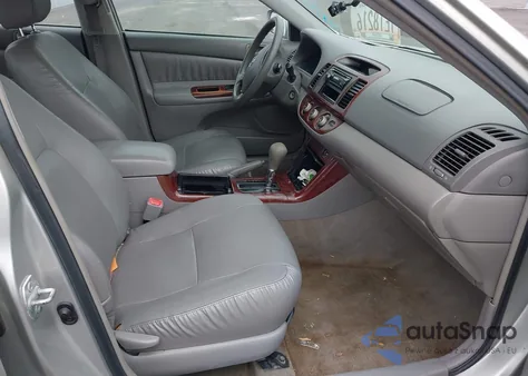 2005 Toyota Camry Le V6 from USA, damaged, VIN 4T1BF32K05U600522